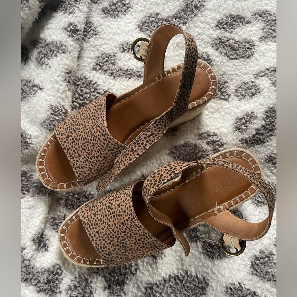 Target Sandals - Picture 4 of 4